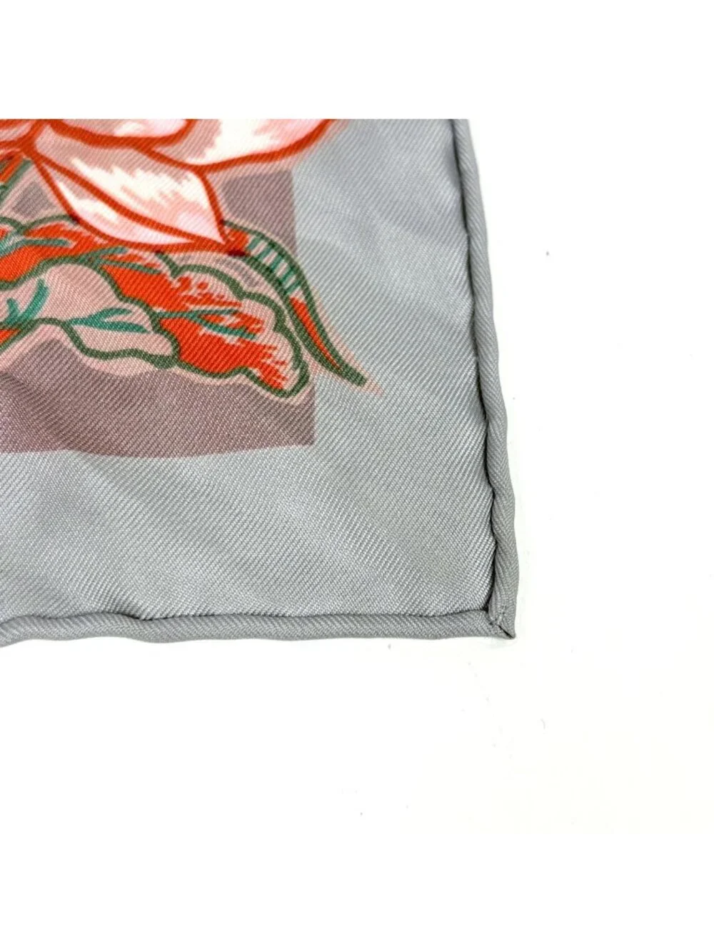 Hermes Carre 90 Mille Feuilles de Soie Scarf Feuille de Double Face Silk Gray
